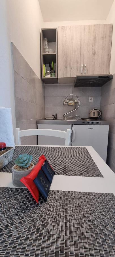 Apartment Apartman Stura 1 *